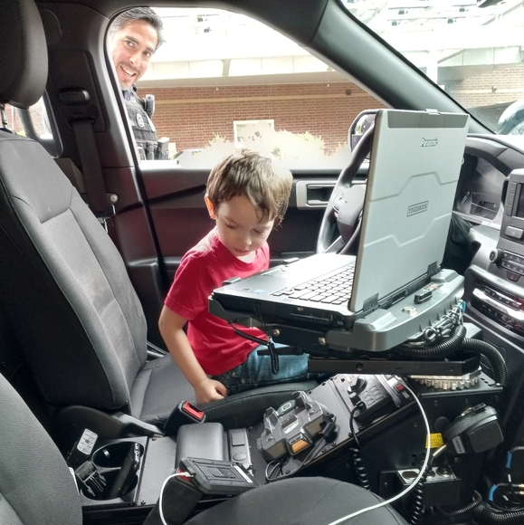 Meet your Posher, Kira - Picture 2 of 3